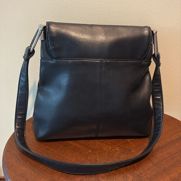 Koltov  shoulder bag  vegan leather navy blue  brushed Silvertone hardware  EUC - Picture 7 of 15